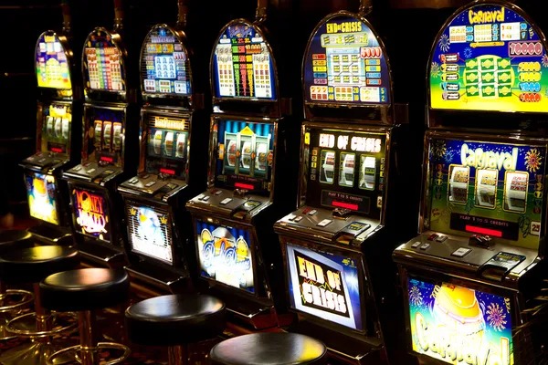 Crazy Time wheel and live dealer studio on hawa303 login